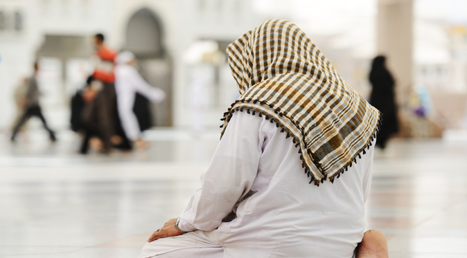 How to perform salah for men and women
