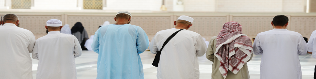 How to Perform Salah For Men and Women