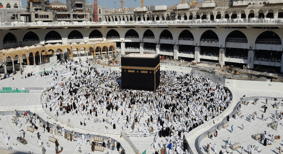 performing Umrah during Hajj